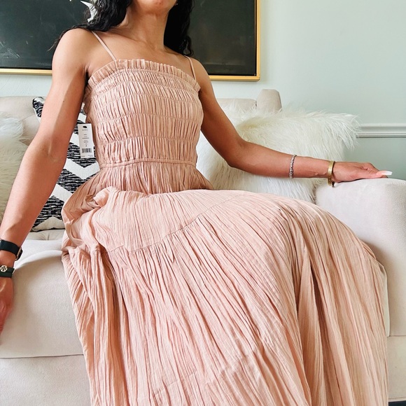 Joie Lesse Shirred Cotton-Gauze Midi Dress - Picture 2 of 10